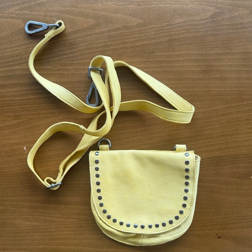 Latico Leathers Janna Crossbody / Fannypack NWOT Lemon